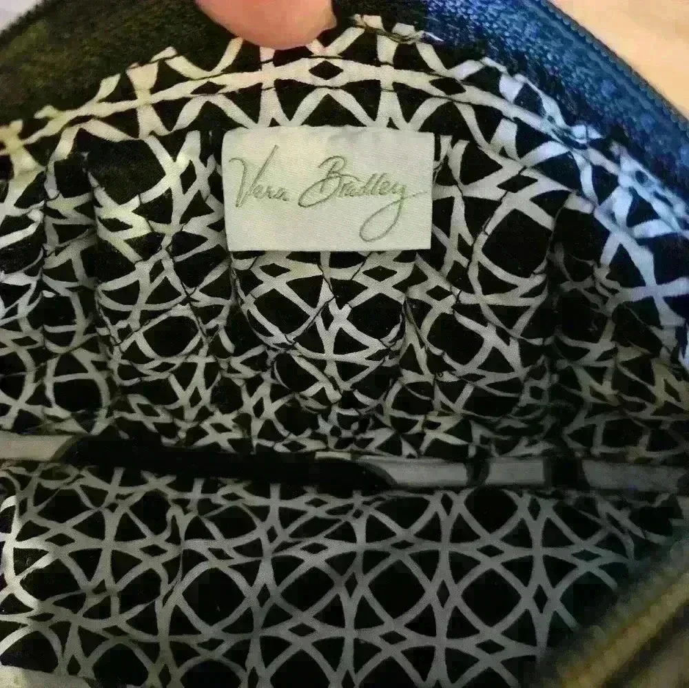 Vera Bradley small Black white and gray flower print  purse